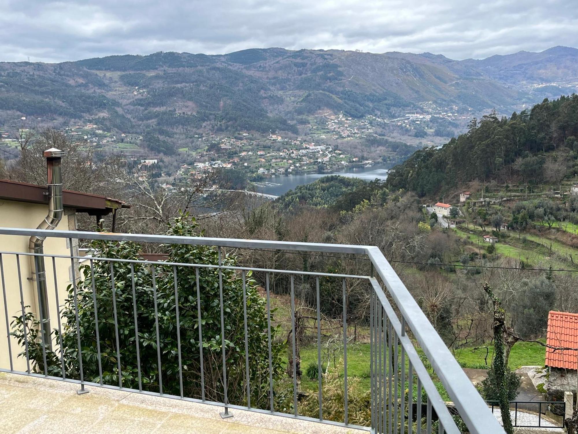 Casa De Casarelhos - Vistas Rio, Campo E Montanha - Lareira Apartment Geres Exterior foto